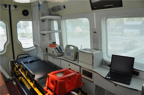 榆中县救护车内部